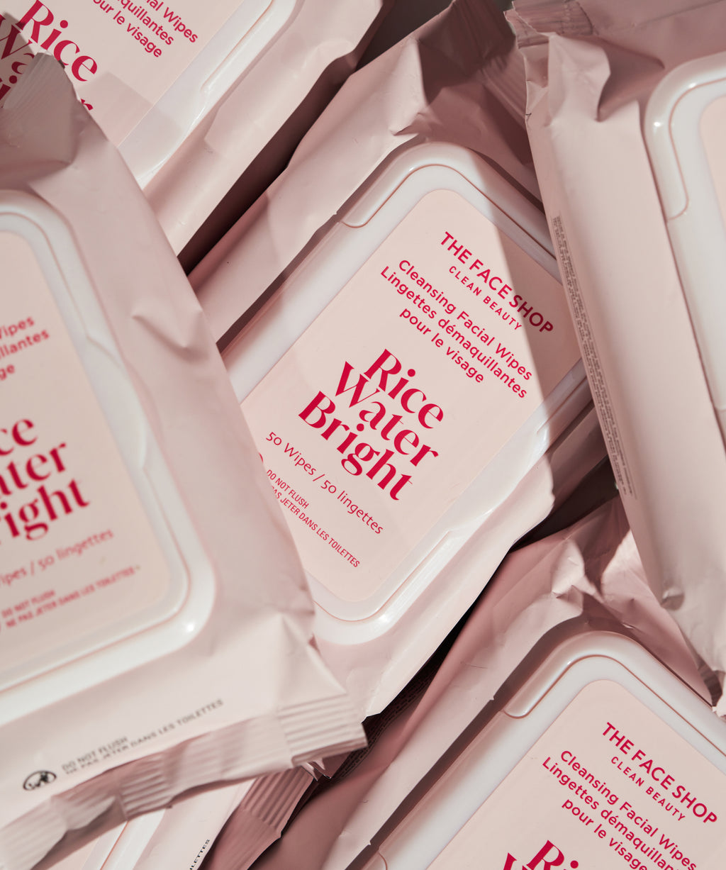 Close-up of THE FACE SHOP Rice Water Bright Cleansing Facial Wipes – Infused with Rice Water and Rice Bran Oil for Gentle Cleansing

