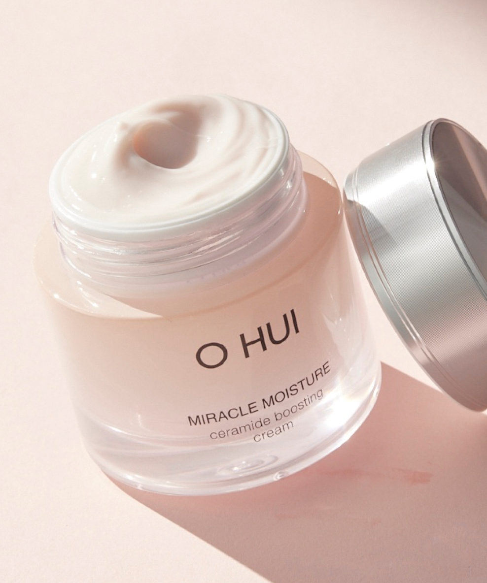 Miracle Moisture Ceramide Boosting Cream Editorial